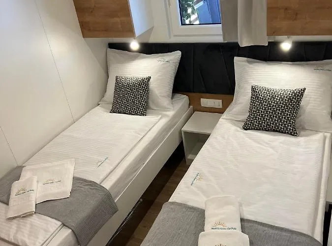 אתר קמפינג Mobile La Vida ביוגראד נה מורו